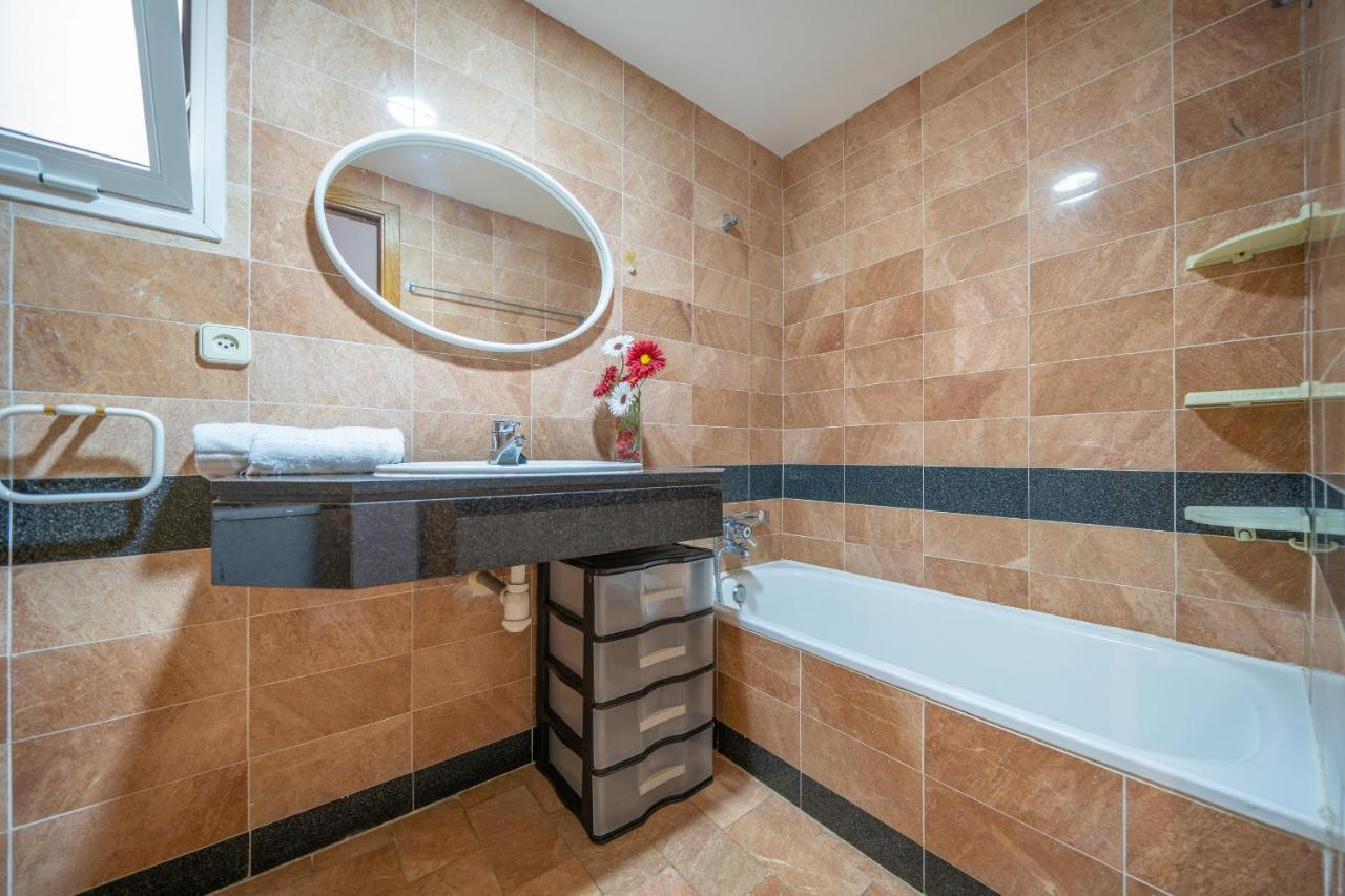 Homeholidaysrentals Margot - Costa Barcelona Pineda de Mar Exterior photo